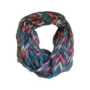 AMERICAN Eagle Outfitters Lightweight Chevron Print Frayed Scarf Womens OS.